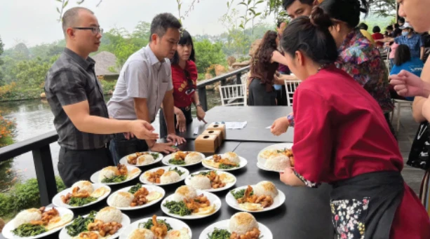Cải thiện chế độ dinh dưỡng và thói quen ăn uống của trẻ